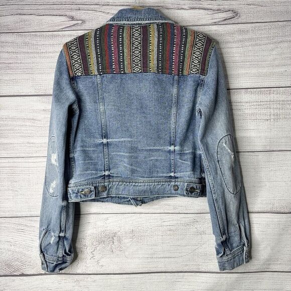 Free People Baja Distressed Jean Jacket Aztec Motif Details Women's Size 4 - Picture 4 of 8